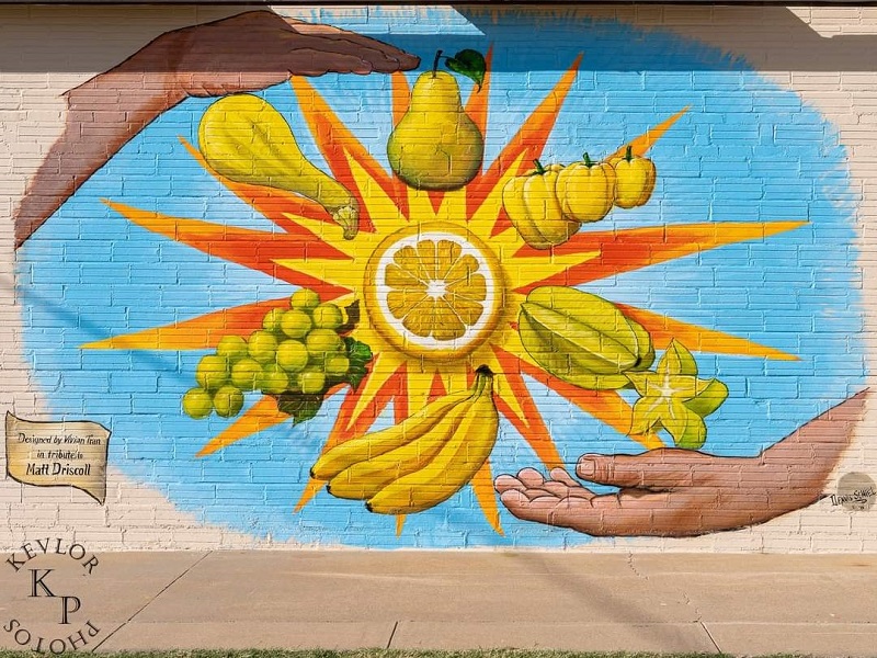 Russell County Food Pantry Mural (Photo by Kevin Steinle)